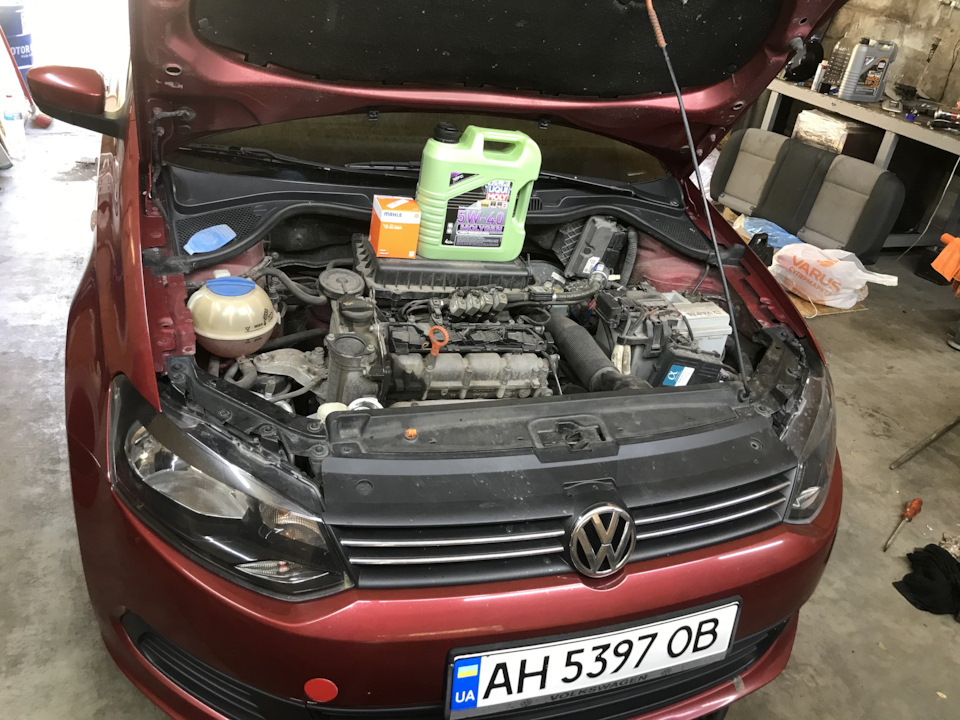 Замена масла — Volkswagen Polo Sedan, 1,6 л, 2011 года | плановое ТО ...