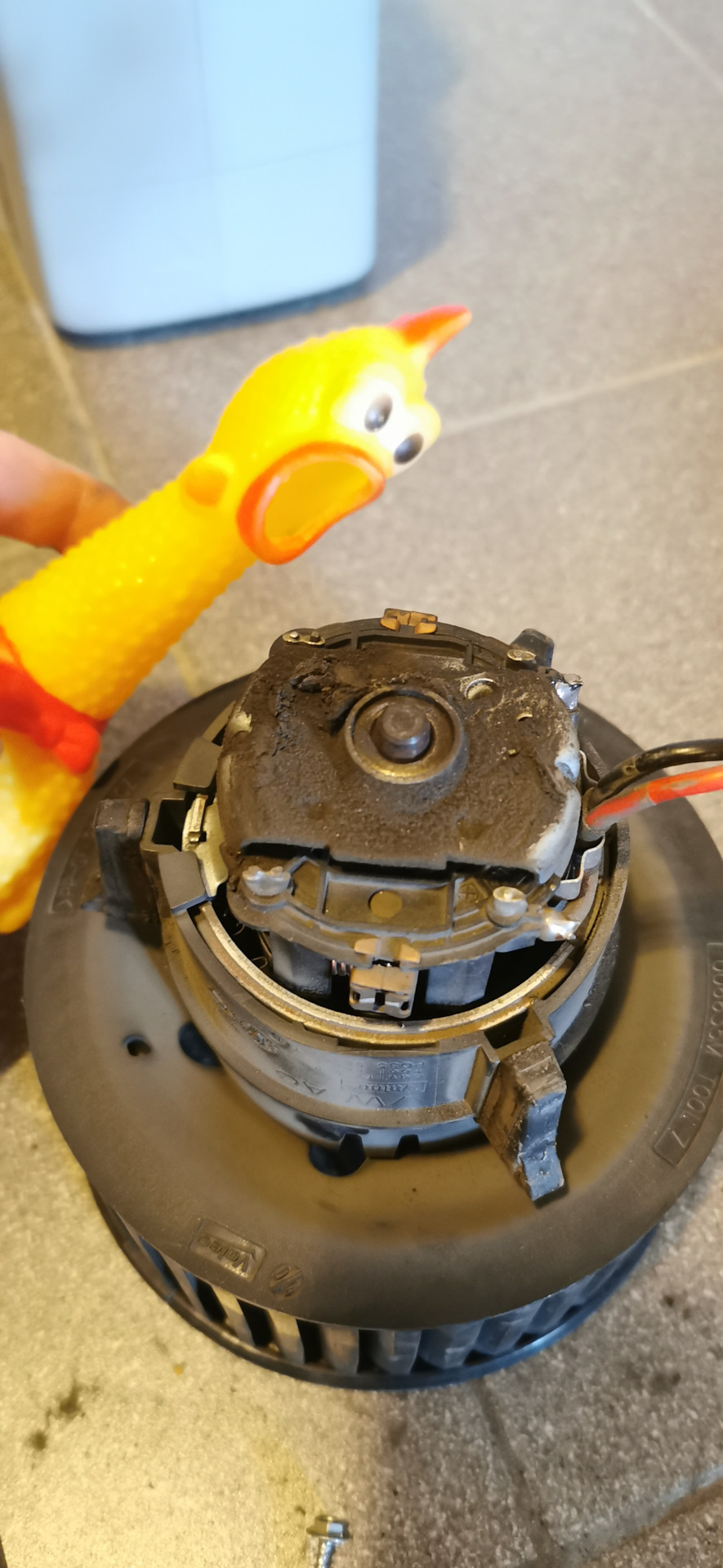 Чистка вентилятора печки, салонный фильтр и накладки на педали — Skoda ...