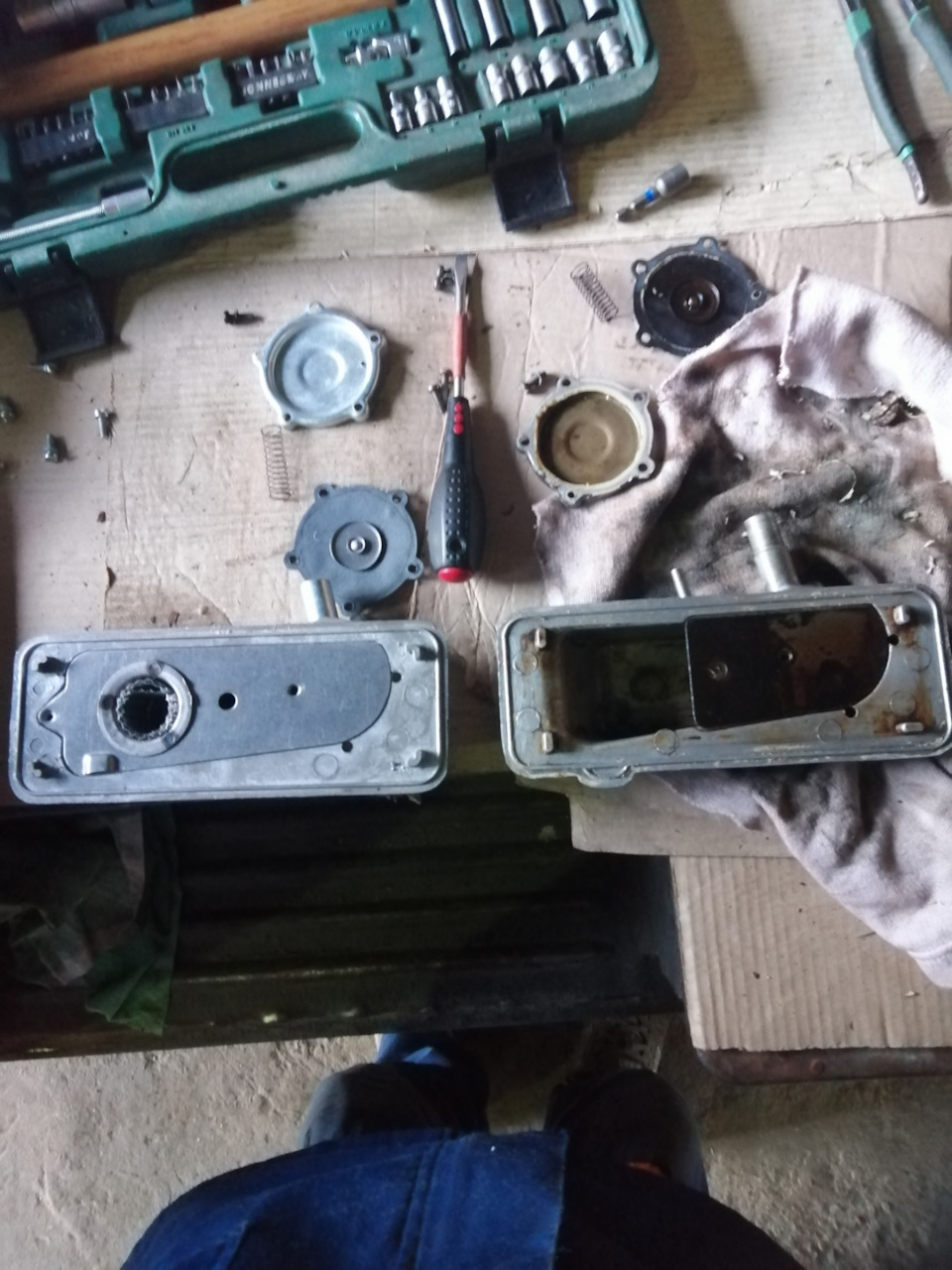 Сапун умз 4213, давит масло со всех щелей… — УАЗ 452, 2,9 л., 2002 года ...