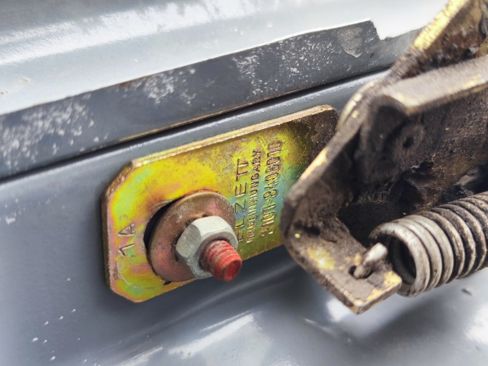 Замок капота фирмы Элзет Венгрия — Lada 2101