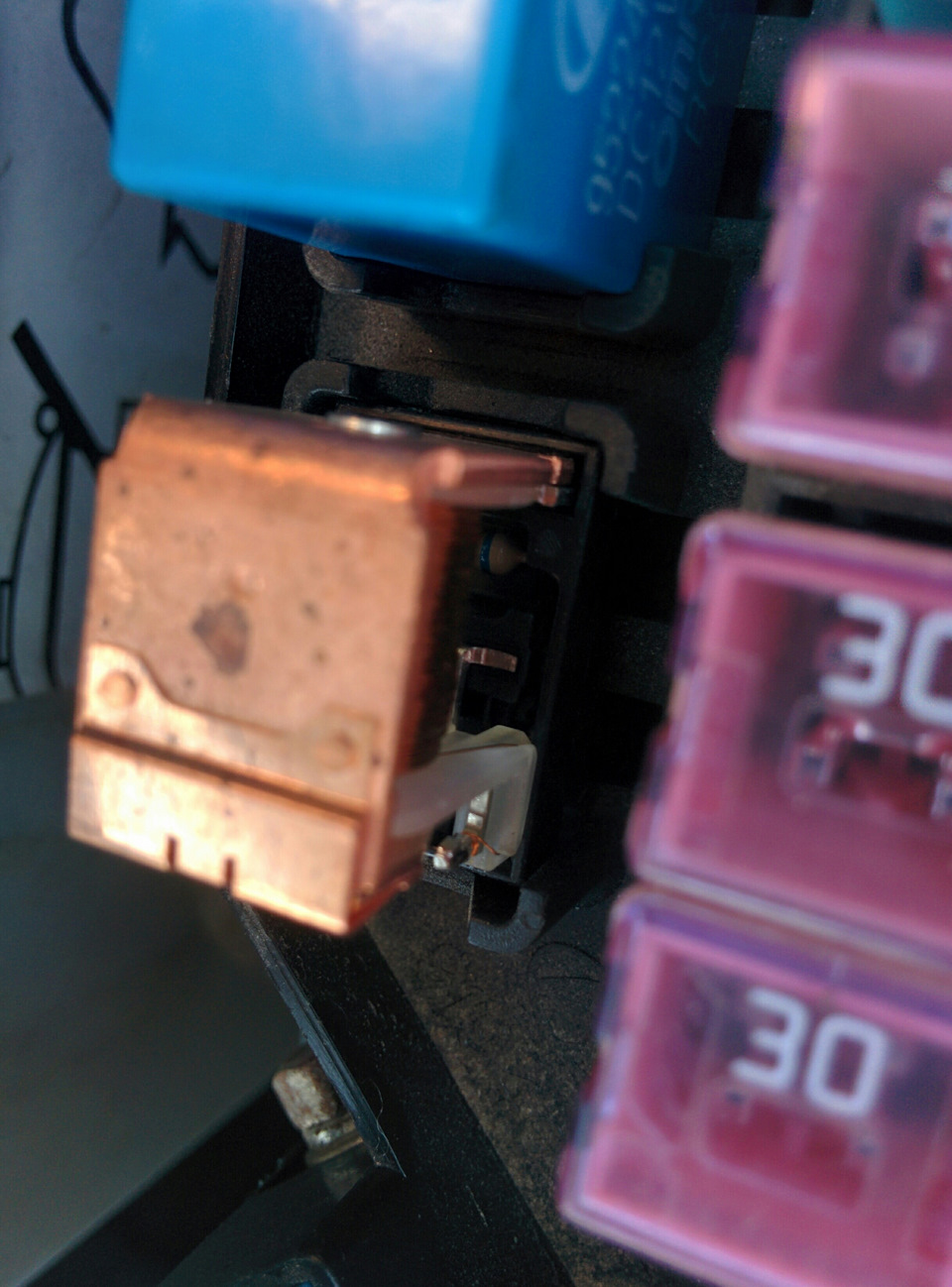 Реле 95224 2d000 для чего. UsAAAgCZWuA 960. Реле 95224 2d000 для чего фото. Реле 95224 2d000 для чего-UsAAAgCZWuA 960. картинка Реле 95224 2d000 для чего. картинка UsAAAgCZWuA 960. Обратил внимание, что вроде задние противотуманные фонари не работают. Нажал кнопку противотуманных фонарей, пригляделся, действительно не работают. Давай, я, значит их ремонтировать: лампы сменил, не работают, предохранитель сменил, не работают. Реле 95224 2d000 для чего. UsAAAgCZWuA 960. Реле 95224 2d000 для чего фото. Реле 95224 2d000 для чего-UsAAAgCZWuA 960. картинка Реле 95224 2d000 для чего. картинка UsAAAgCZWuA 960. Обратил внимание, что вроде задние противотуманные фонари не работают. Нажал кнопку противотуманных фонарей, пригляделся, действительно не работают. Давай, я, значит их ремонтировать: лампы сменил, не работают, предохранитель сменил, не работают.