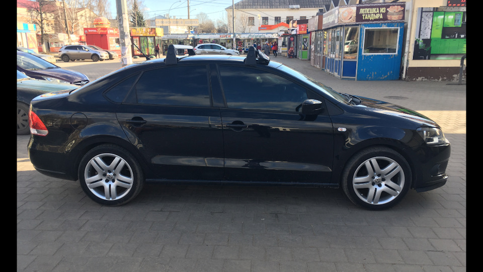 Volkswagen Polo long Beach r17