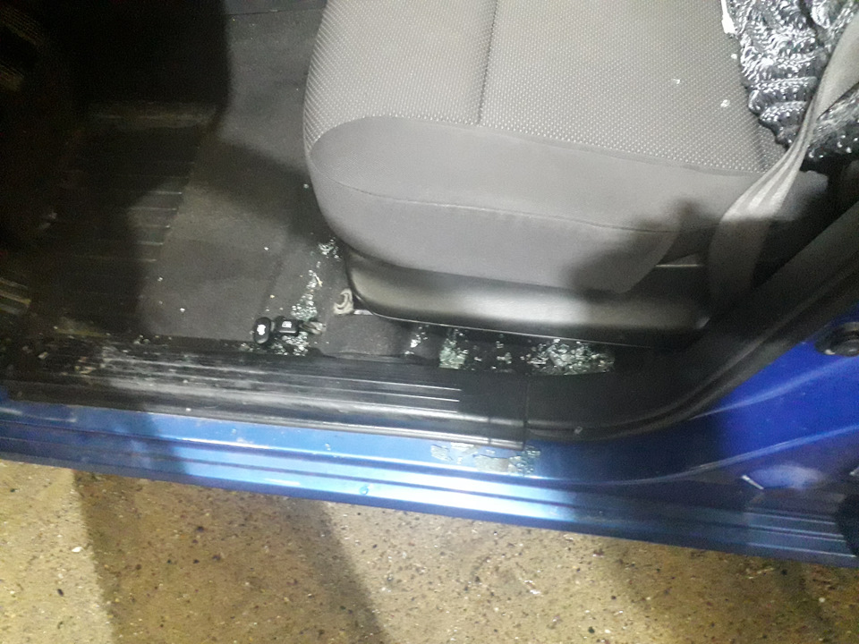 Сломался электропривод замка — разбил стекло) — Chevrolet Aveo Sedan ...