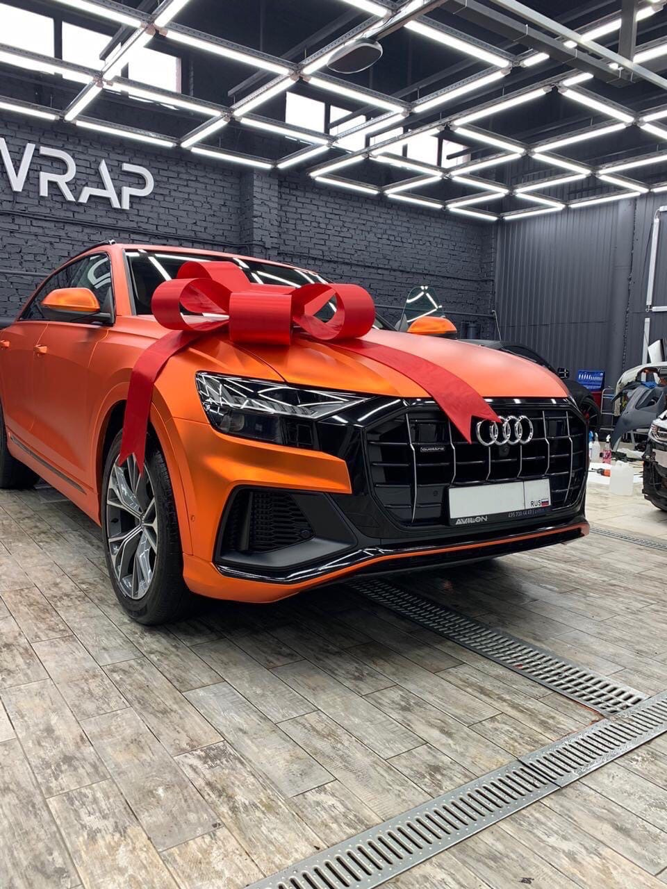 Audi Q8 ОРАНЖЕВОГО 🧡 цвета — IDWrap на DRIVE2