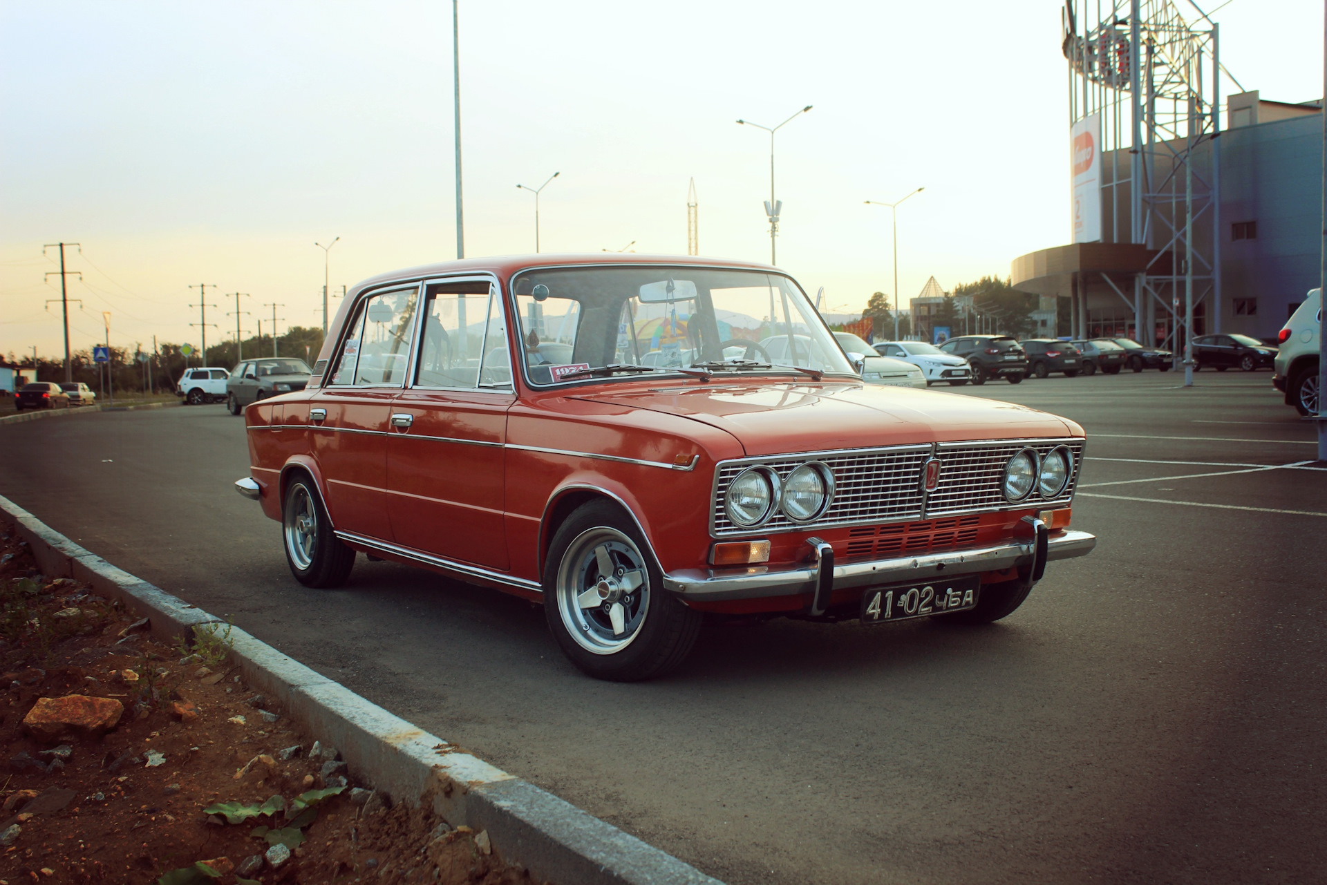 Тройка пятерка. ВАЗ 2103 78 года. Lada 2103 1974 Turkmenistan 1.3. Машина тройка и пятерка. Тройка АВТОВАЗ машина.