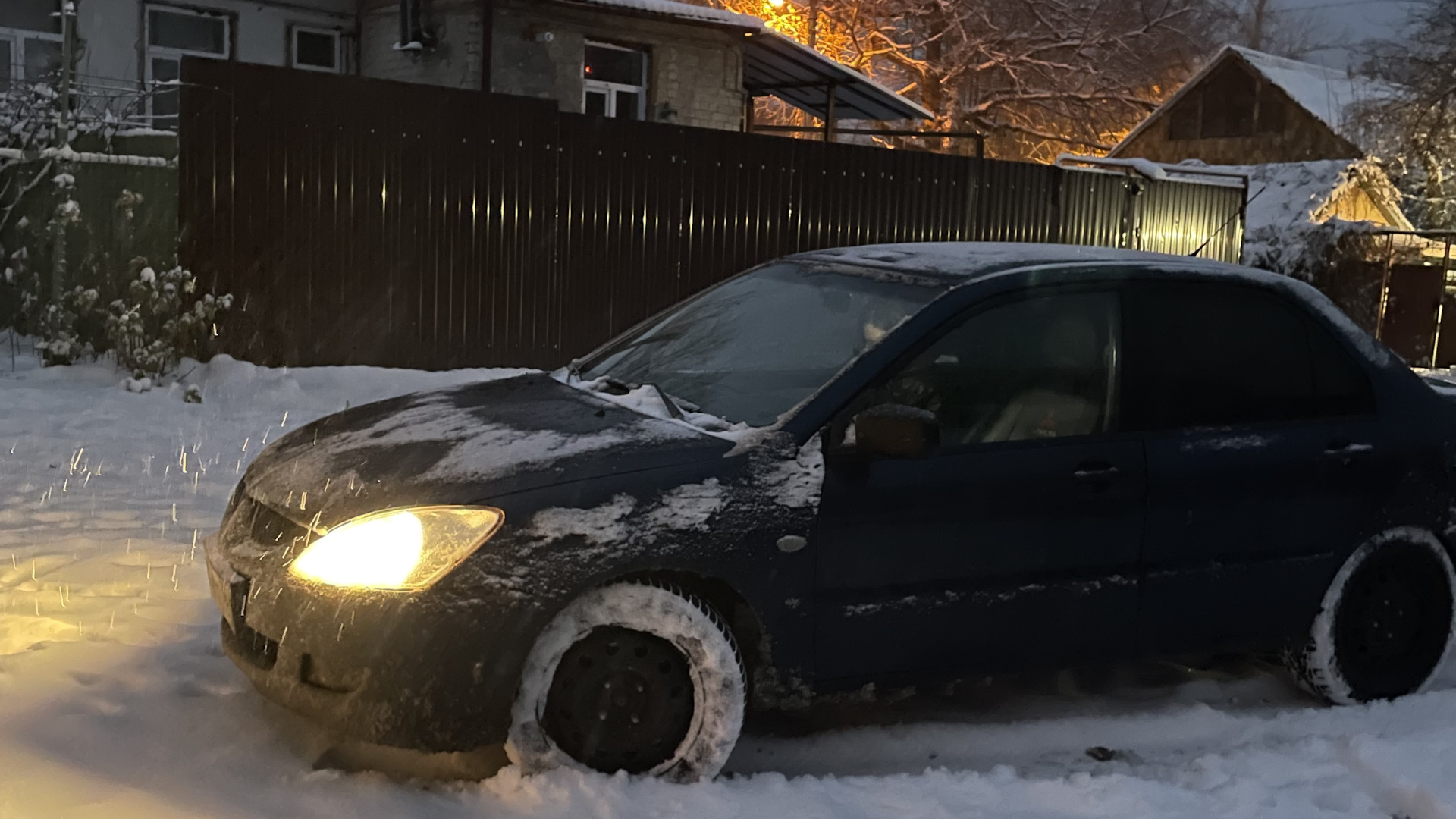 Mitsubishi Lancer IX 1.3 бензиновый 2004 | Синий выжатый лимон на DRIVE2