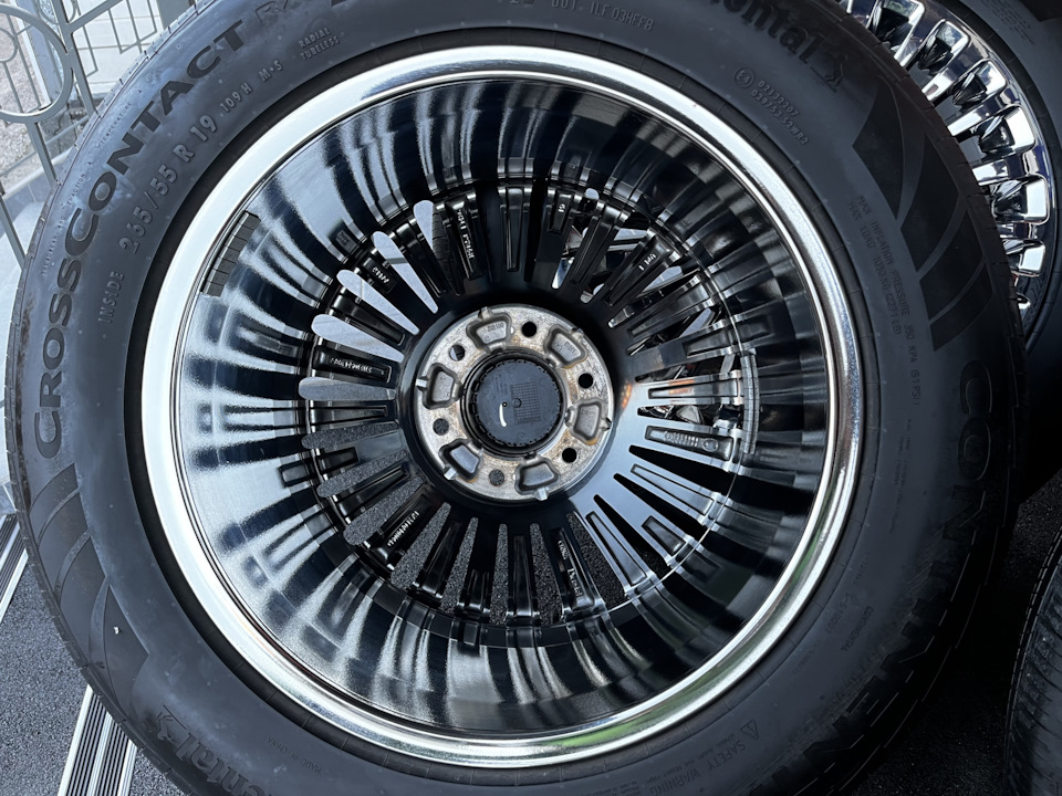 Шины летние Continental 265/55 R19, литые диски 8,5Jx19 ET36 6x139,7 на ...