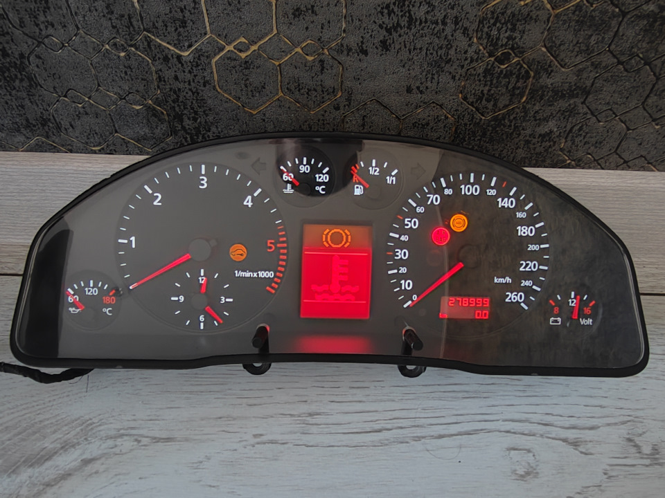 Приборная панель ауди а6 с5 на Audi A6 (C5), Audi A6 Avant (C5). Б/у ...