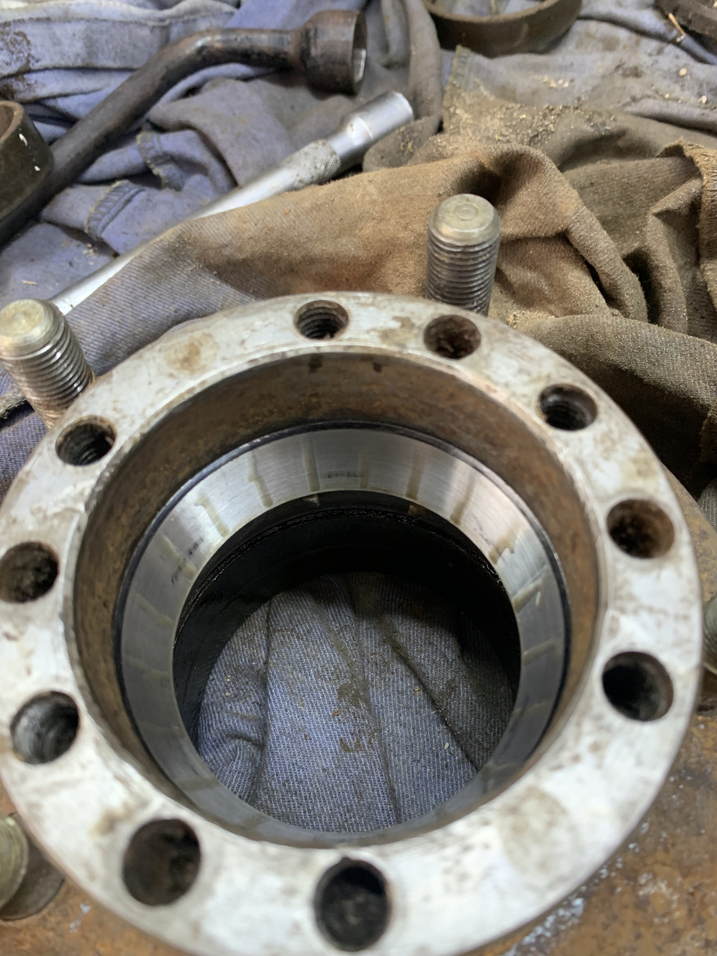 Замена ступичных подшипников, и левого шруса — УАЗ 31519, 2,9 л, 2004 ...