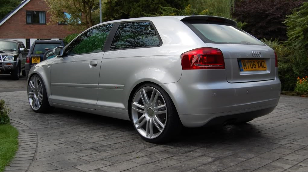 Р 3 8. Audi a3 Silver. Audi a3 8p. Audi a3 8p s line r17. Audi a3 8p r18.