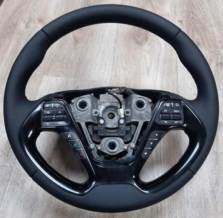 Обтяжка руля кожей "Наппа" — KIA Ceed SW (2G), 1,6 л, 2013 года ...