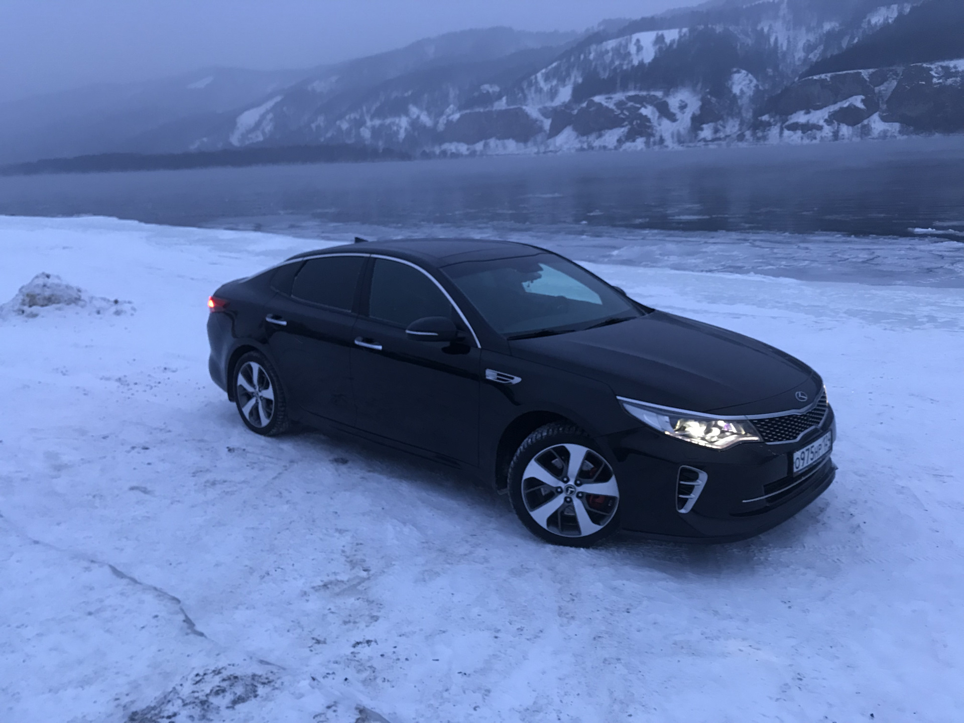 Kia Optima черная