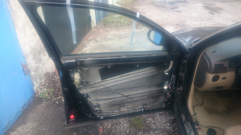 Гадкий стеклоподъемник. — Volkswagen Passat B5, 1,8 л, 2004 года ...