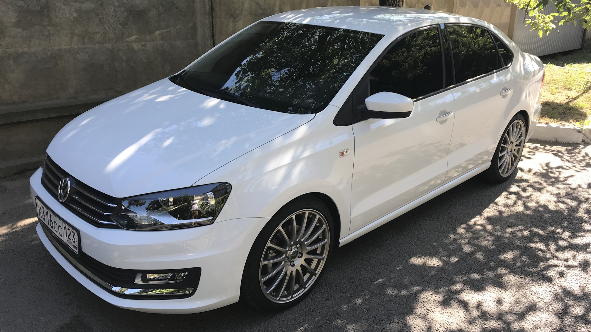 Volkswagen Polo Sedan 1.6 бензиновый 2017 | 1.6 мт на DRIVE2