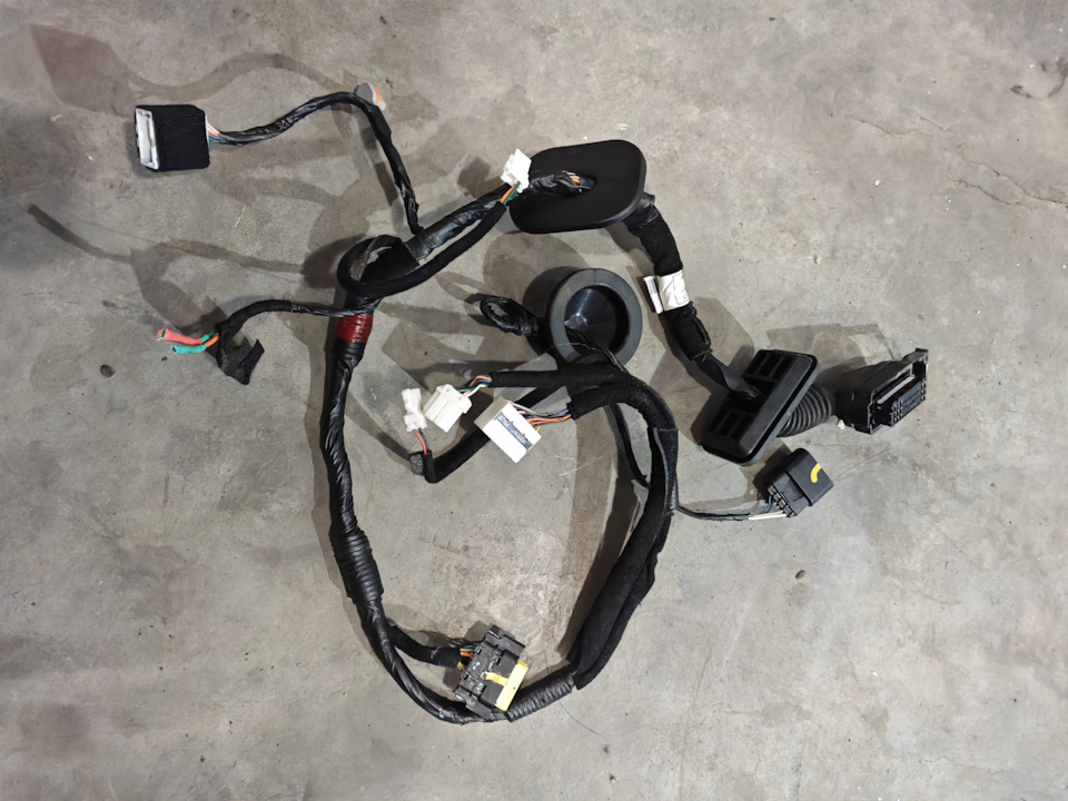 Проводка водительской двери Hyundai i40 на Hyundai i40. Б/у | 1 500 ₽ в ...