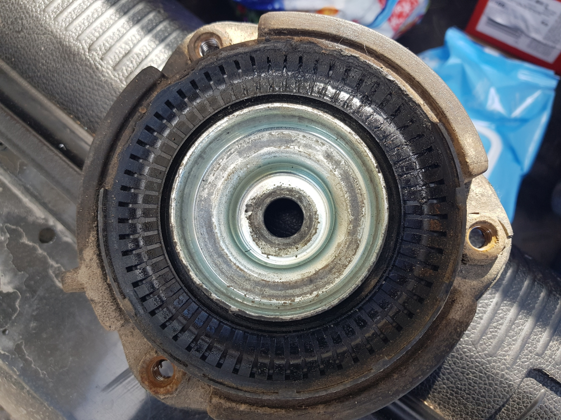 Треск при повороте руля на месте Jetta 5 — Volkswagen Jetta V, 1,6 л ...