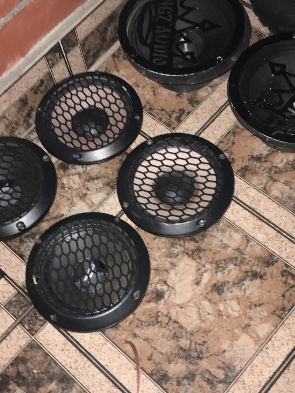 Установка музыки — LADA Приора хэтчбек, 1,6 л., 2009 года | автозвук ...