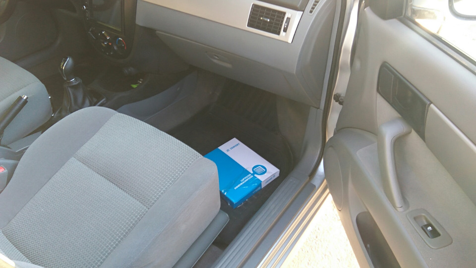 Заменил фильтр салона — Chevrolet Lacetti Sedan, 1,4 л, 2011 года ...