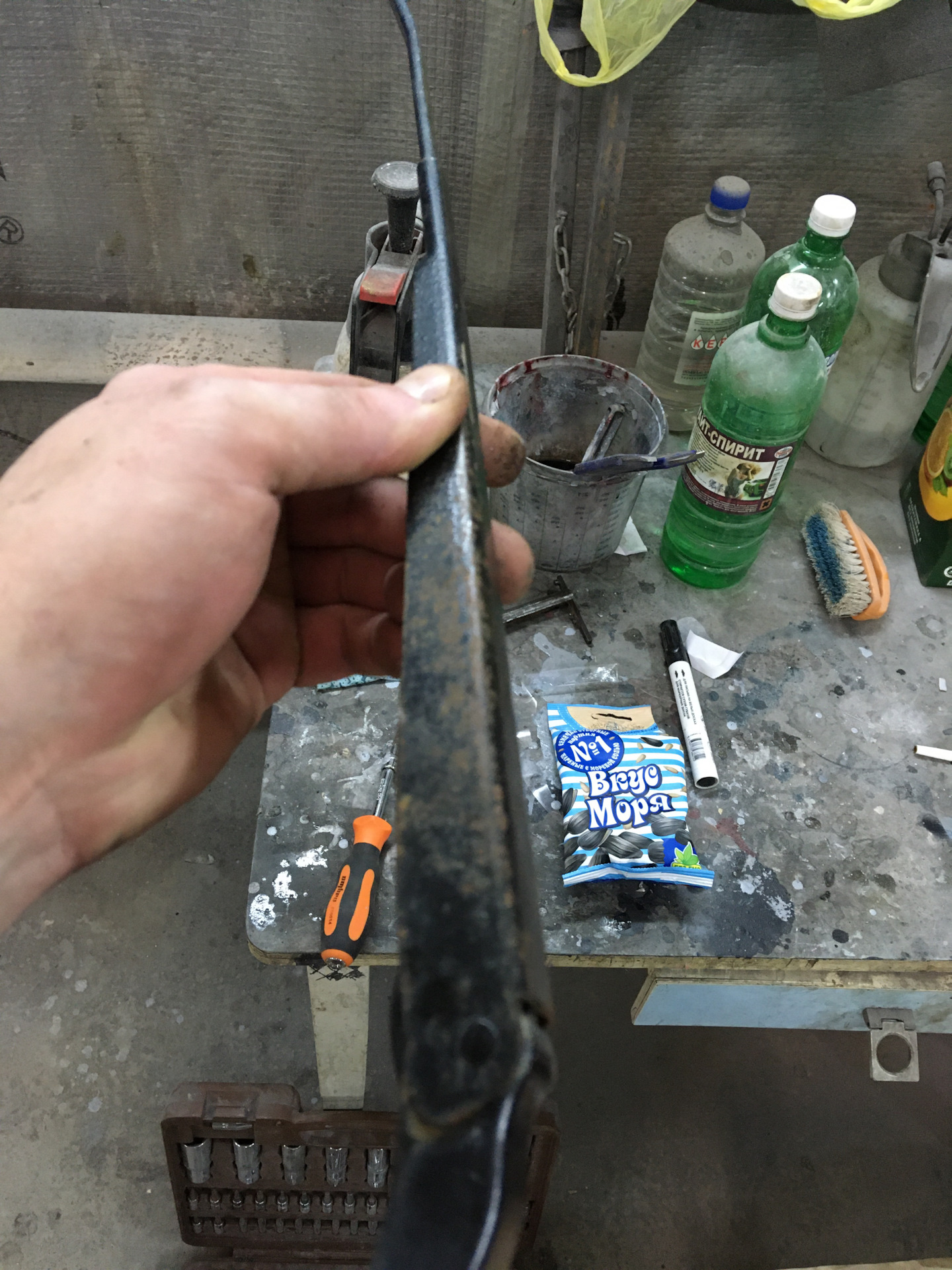 Покрасил поводки дворников — Mazda 3 (1G) BK, 2 л, 2007 года | кузовной ...