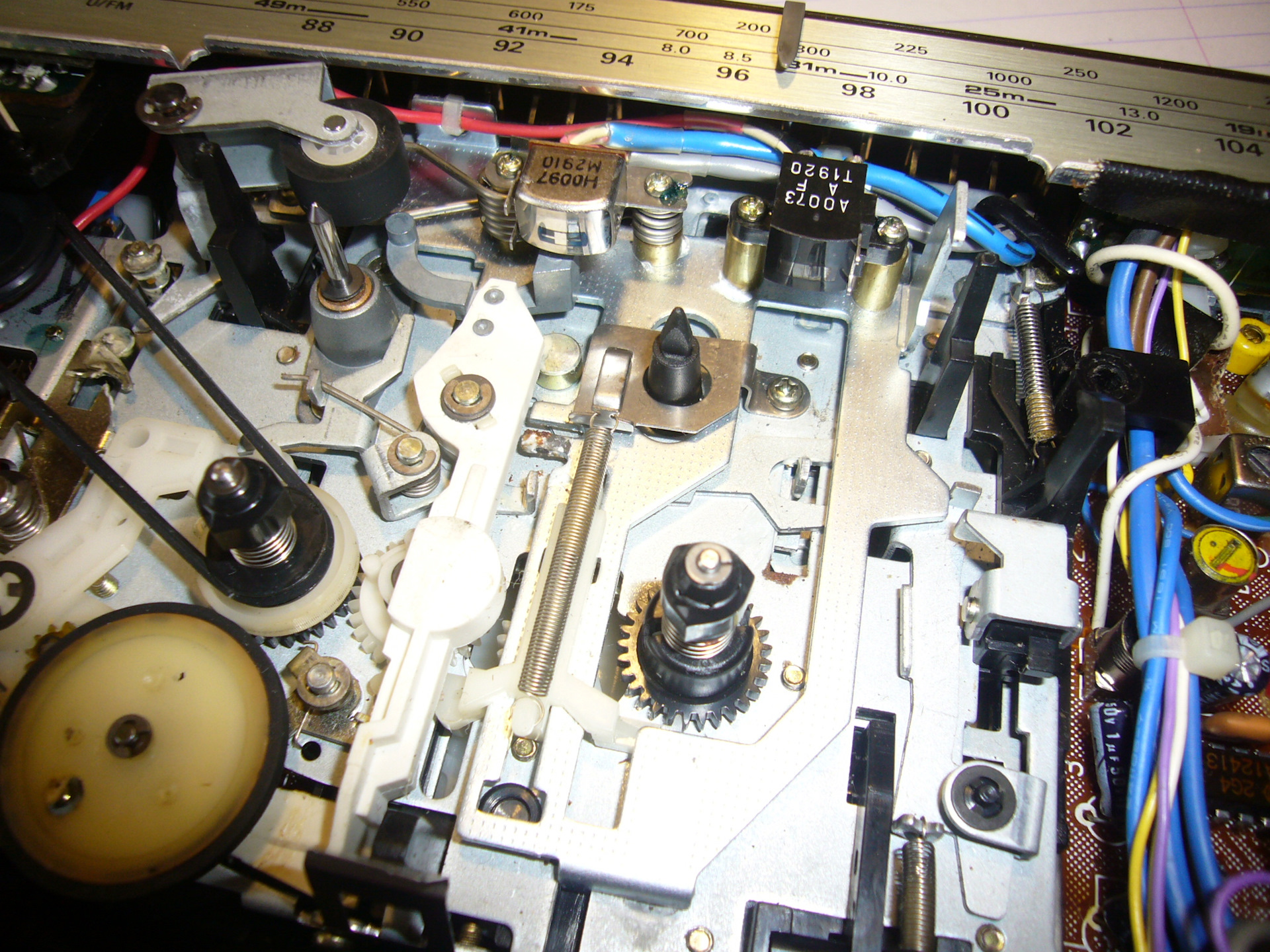 Механизмы магнитофонов. ЛПМ Grundig RR 1140. ЛПМ Грюндик тм248. ЛПМ кассетного магнитофона. VEF 260 Sigma лентопротяжный механизм.