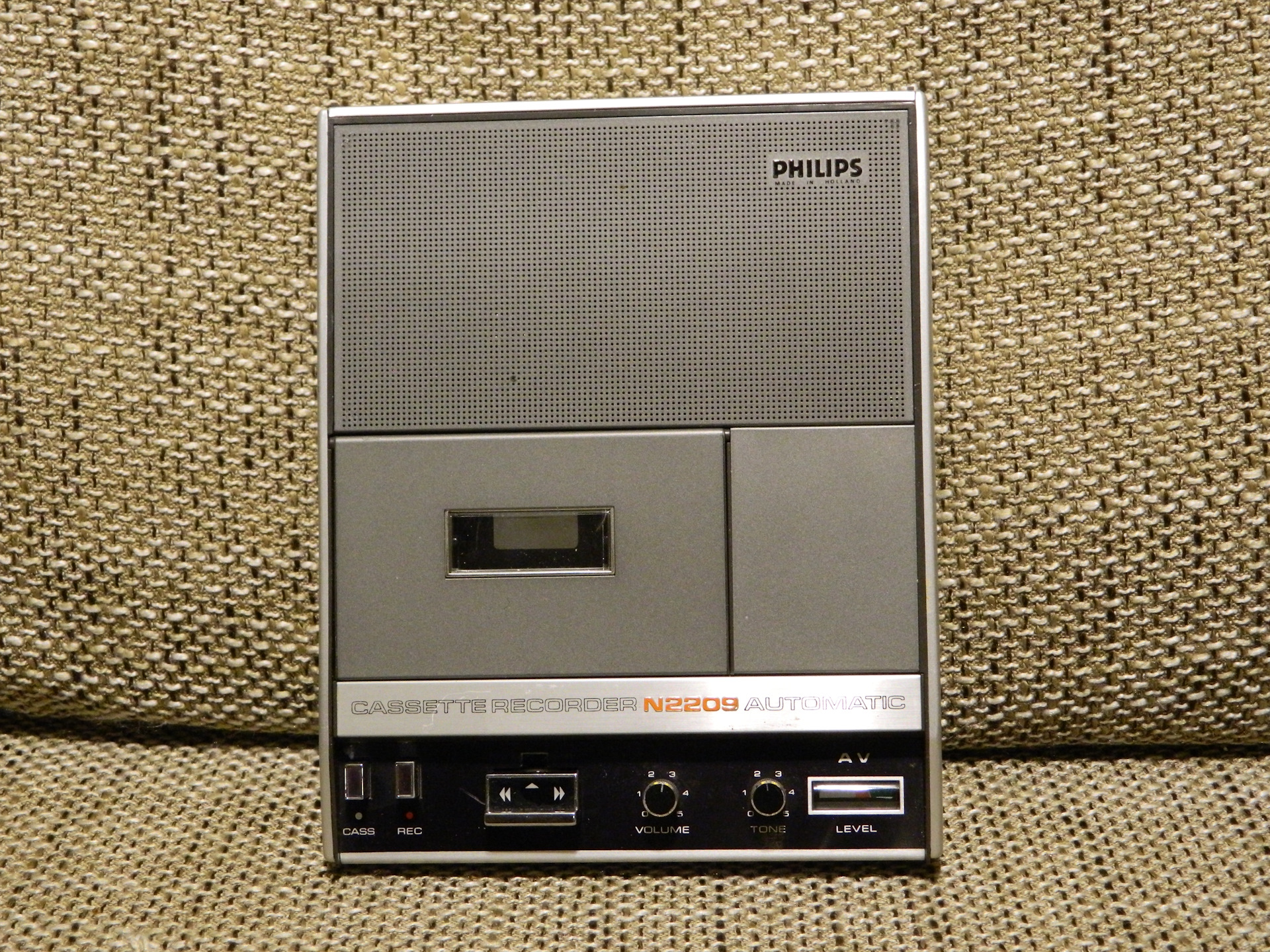 Фото кассетного магнитофона