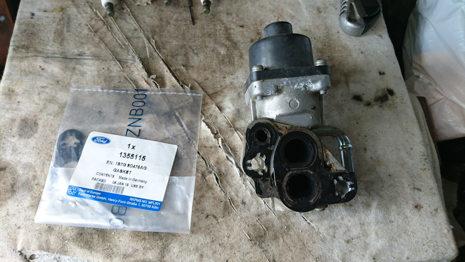 Чистка клапана EGR — Ford Focus Sedan II, 2 л, 2007 года | своими ...