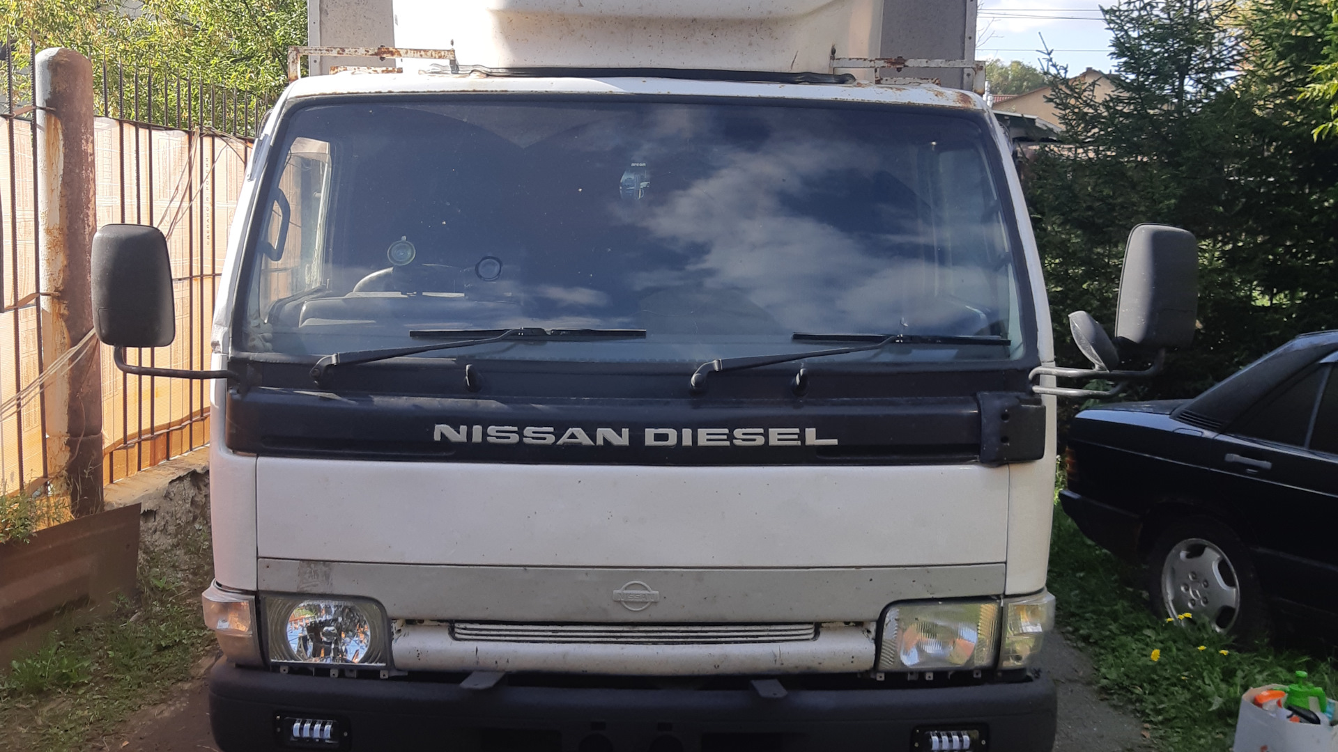 Nissan Diesel Condor 680