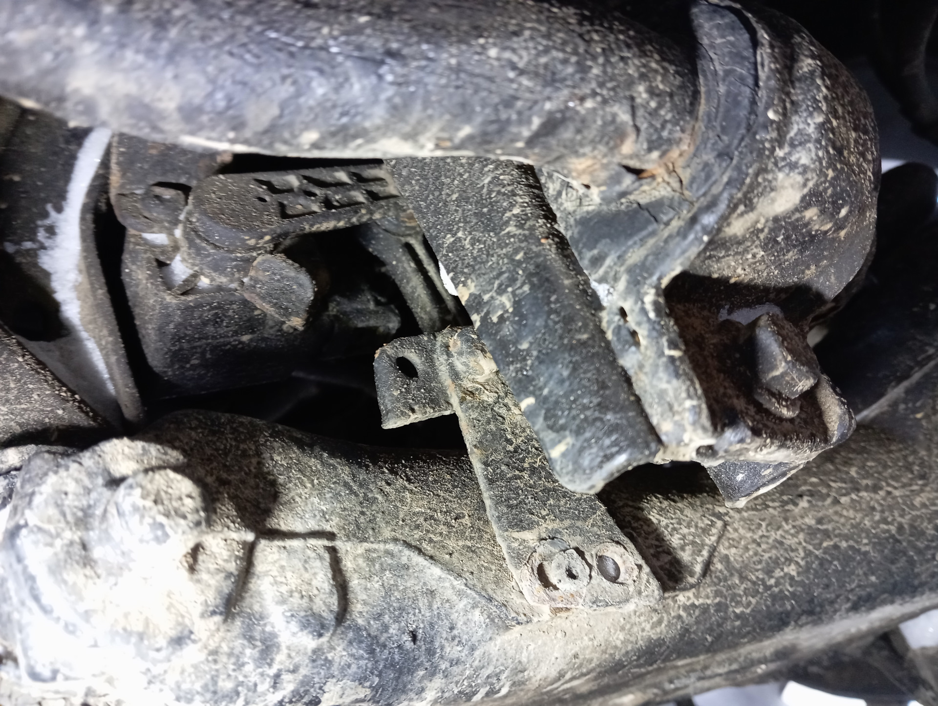 Фары светят вниз — Volvo XC90 (1G), 2,4 л, 2005 года | поломка | DRIVE2