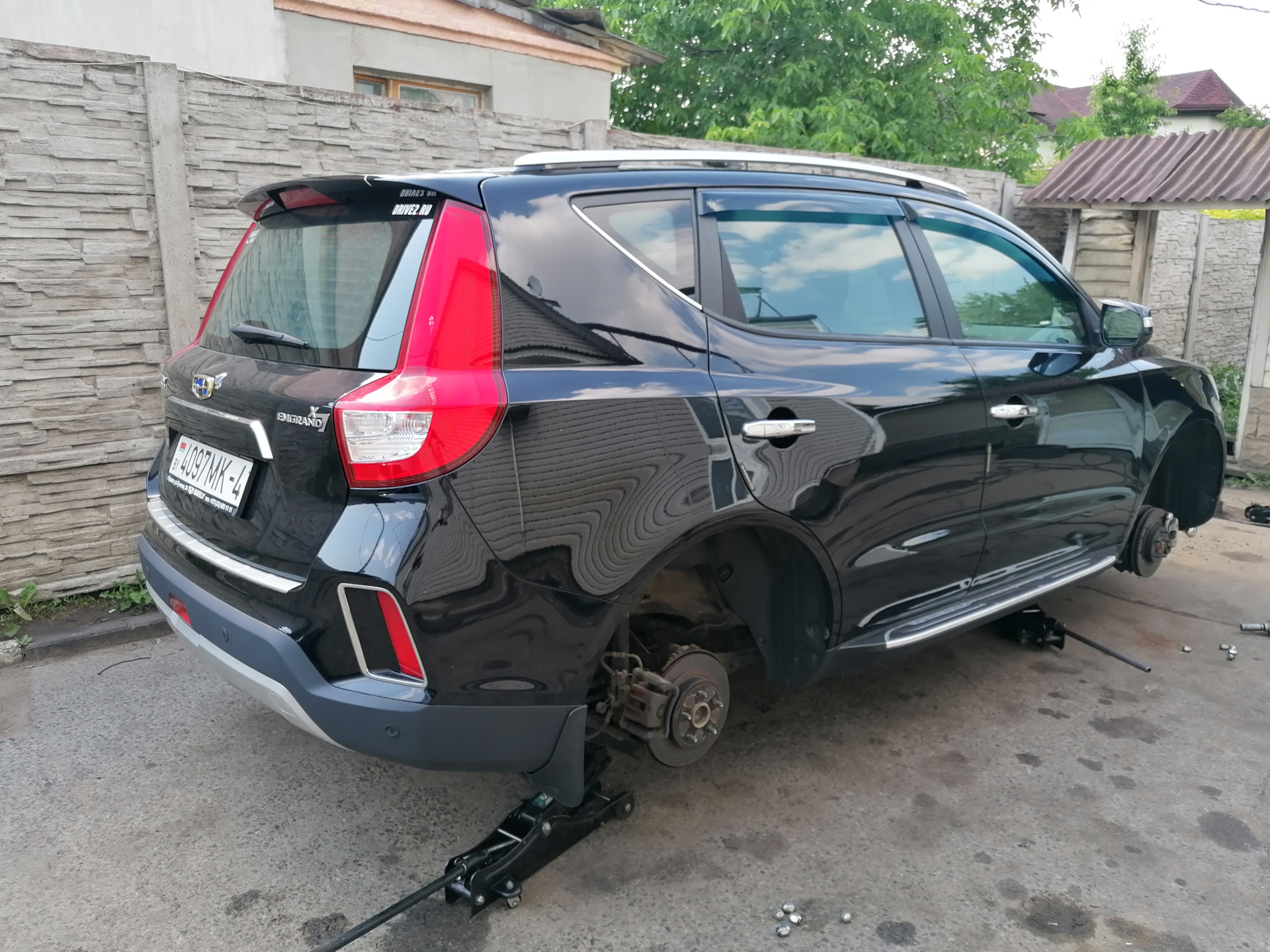 29 июня. Переобулся на летнюю резину))) — Geely Emgrand X7, 1,8 л, 2019 ...