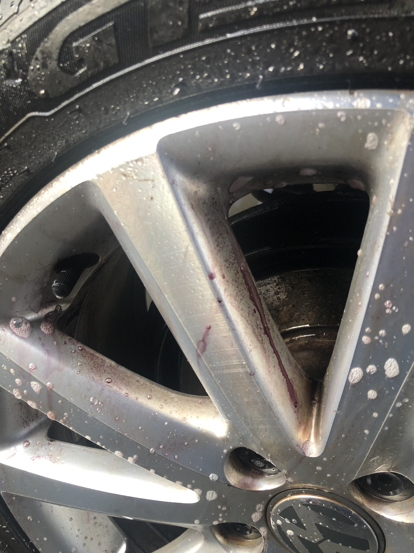 Очистка дисков от ржавчины и остатков колодочной пыли — Volkswagen Golf ...