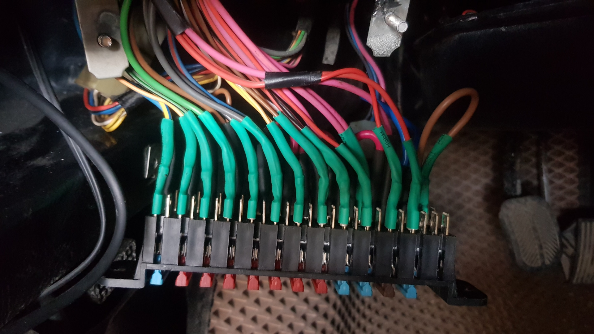 Нормальный блок предохранителей на Ниву! — Lada 4x4 3D, 1,7 л, 2009 ...