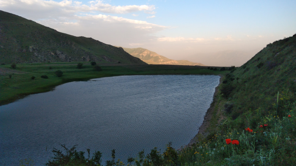 Горное озерцо недалеко от с. Елпин — Mitsubishi Pajero Sport (2G)