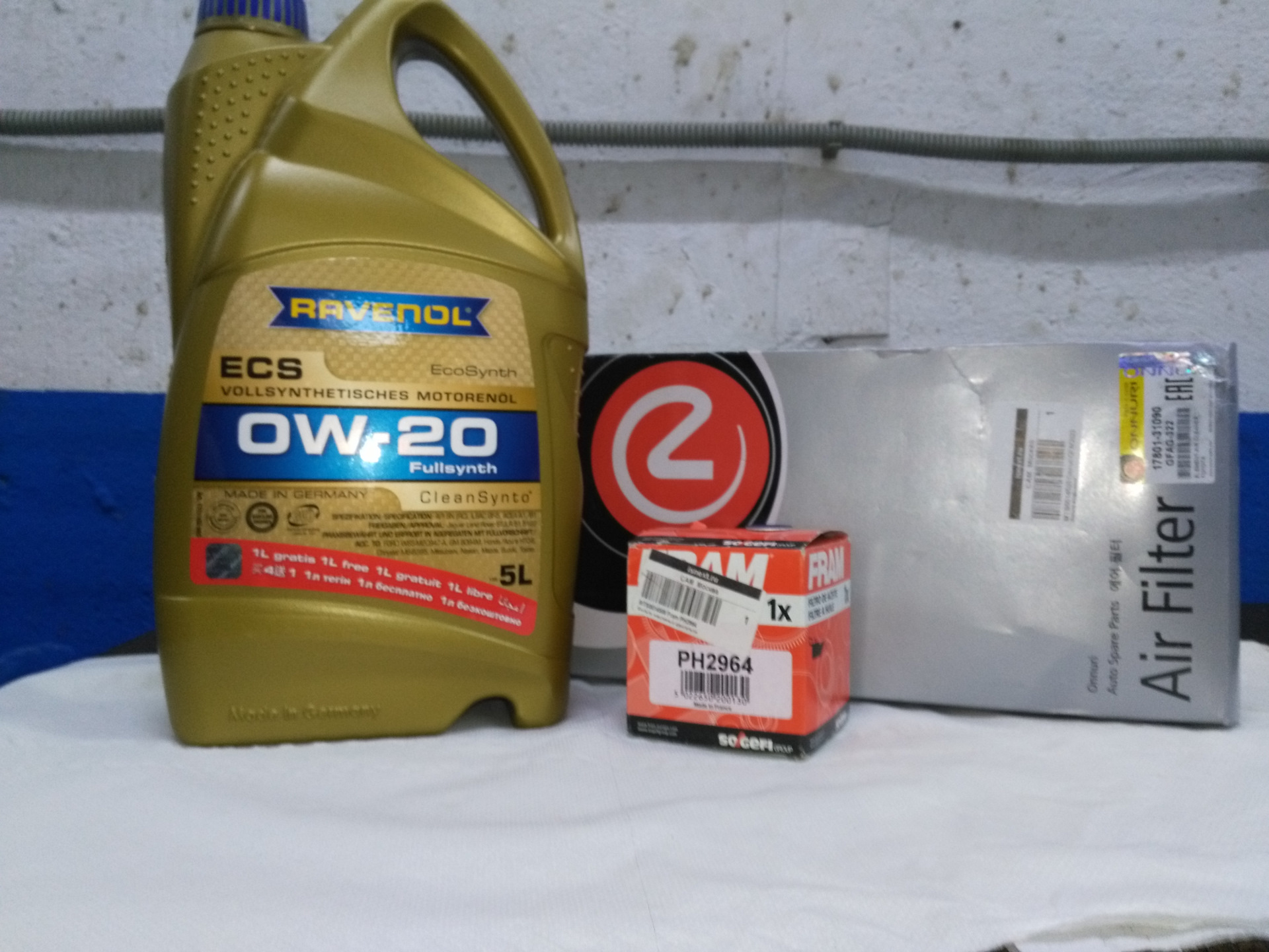 Ecs 0w 20. Ravenol ECS 0w-20. Ravenol 0w20. Ravenol 0w20 gen3 Тюмень DFE. Моторное масло Ravenol Eco Synth ECS SAE 0w-20 4 л.