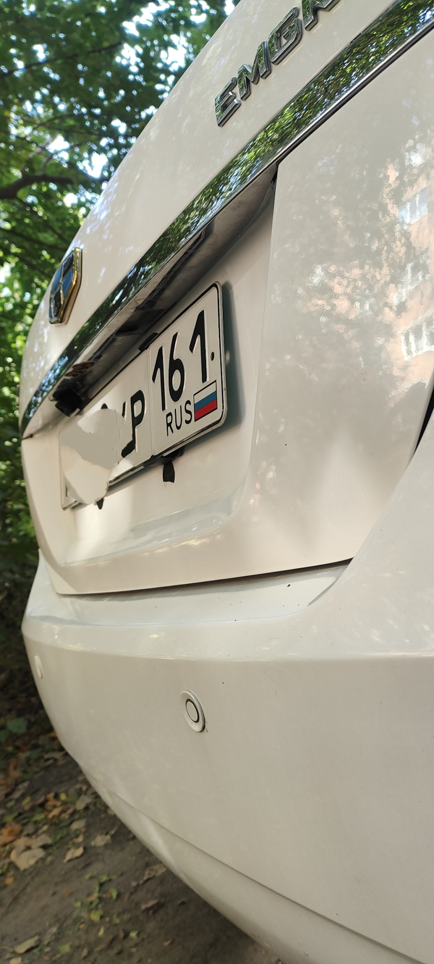 Крепления номерных знаков — Geely Emgrand EC7 FE-1, 1,8 л, 2014 года ...