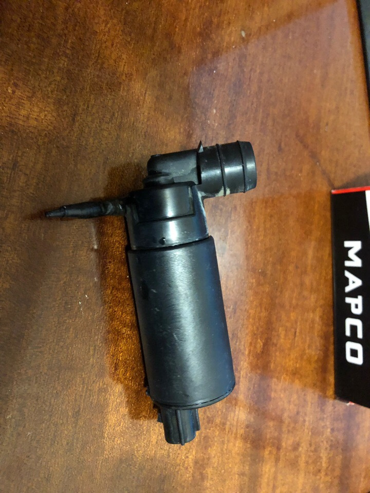 Водяной насос, омыватель стекл — Toyota Avensis II, 2 л., 2007 года ...