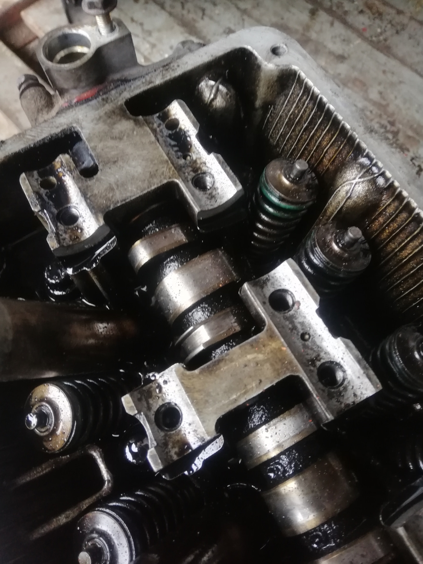 Как снять распредвал не снимая двигатель. Снятие распредвала камаз 740. Затяжка распредвала лансер 9. Как снять распредвал не снимая двигатель. Duratec 1.