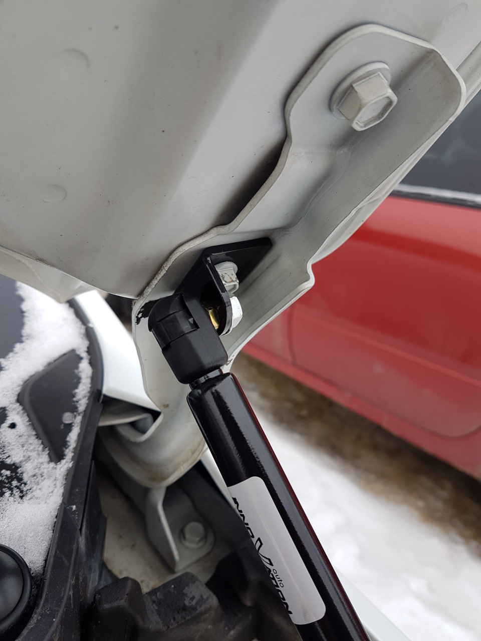 Авто инновации газовые упоры