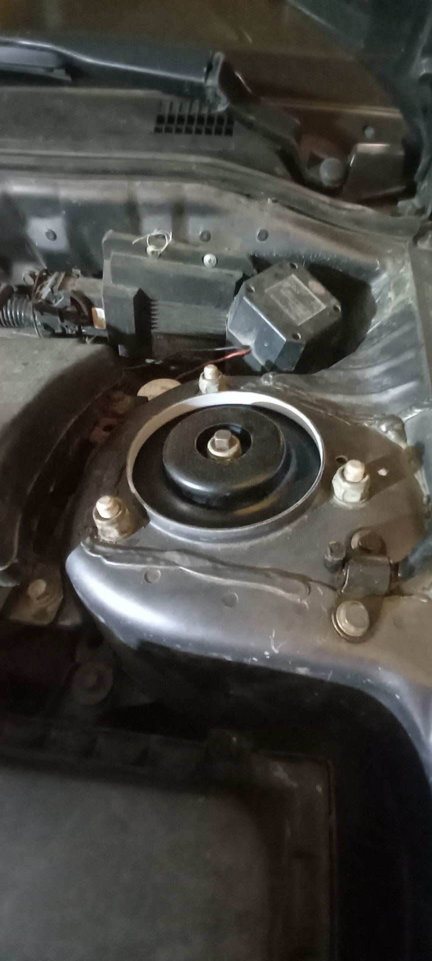 Замена наконечников, тарелок пружин, подшипников скольжения и опоры ...