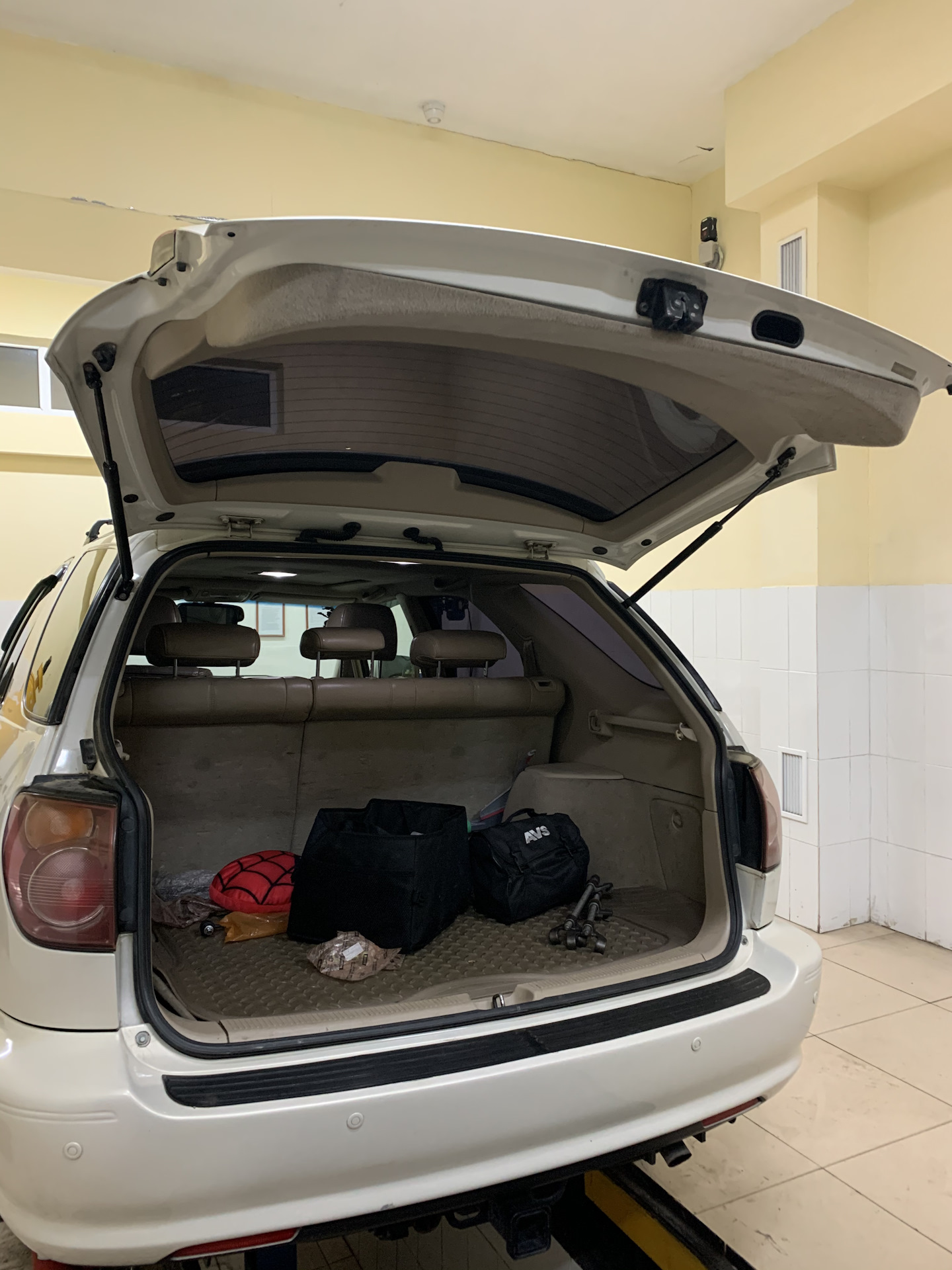 Гранта спорт багажник. Toyota carina e багажник. Багажник прадо 120. Багажник драйв 2. Экспедиционная грузовая корзина на крышу aix25.