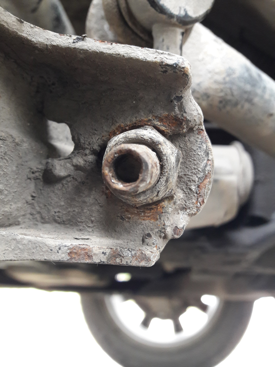 Замена стоек стабилизатора — Honda Element, 2,4 л, 2004 года | своими ...