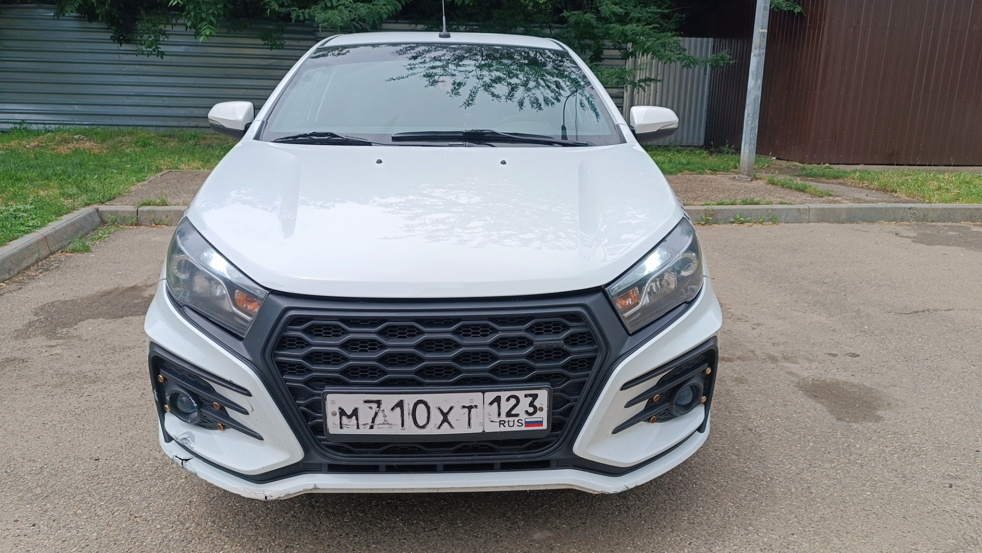 Установил капот — Lada Vesta (1G), 1,6 л, 2019 года | кузовной ремонт ...