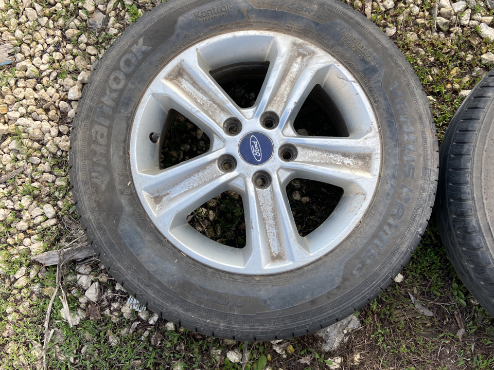 Литые диски FoMoCo 15 ET0 5x108 на Ford Focus Sedan II. Б/у | 6 000 ₽ в ...
