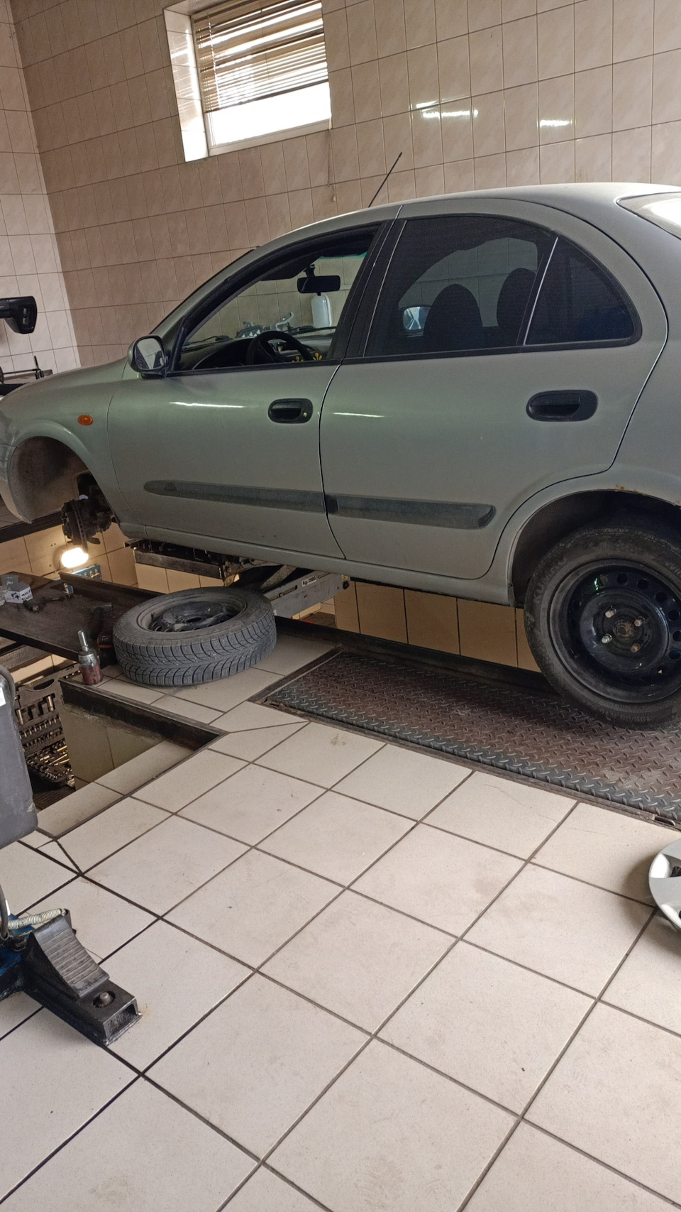 Сход Развал. Лучше поздно чем никогда. — Nissan Almera II (N16), 1,5 л ...