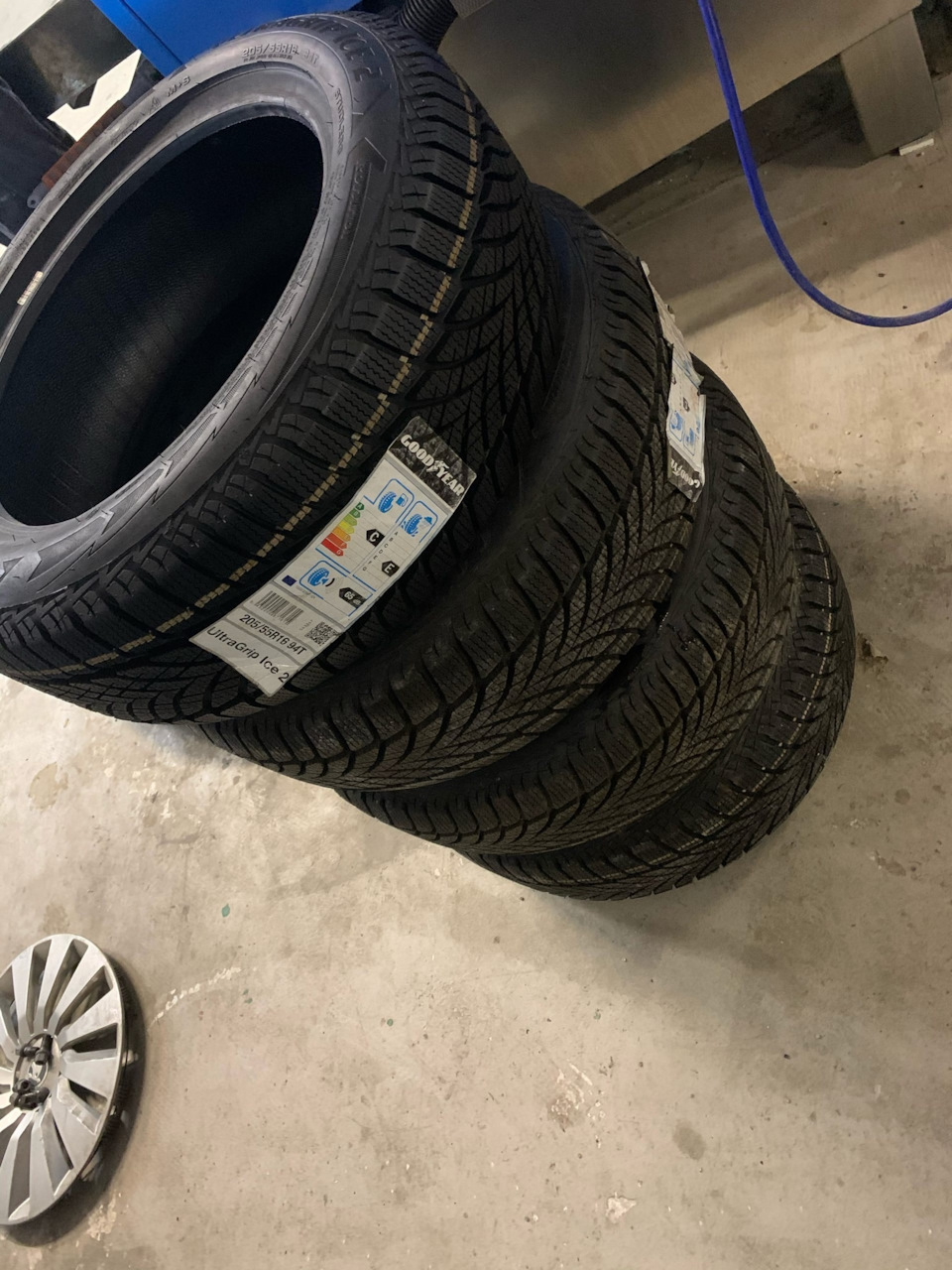 R16 94t. ULTRAGRIP Ice 2 205/55 r16. Goodyear ULTRAGRIP Ice +205/55 r16. Goodyear Ice 2 205/55 r16. ULTRAGRIP Ice 2 205/55/r16 94t.