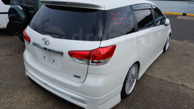 Toyota Wish r17