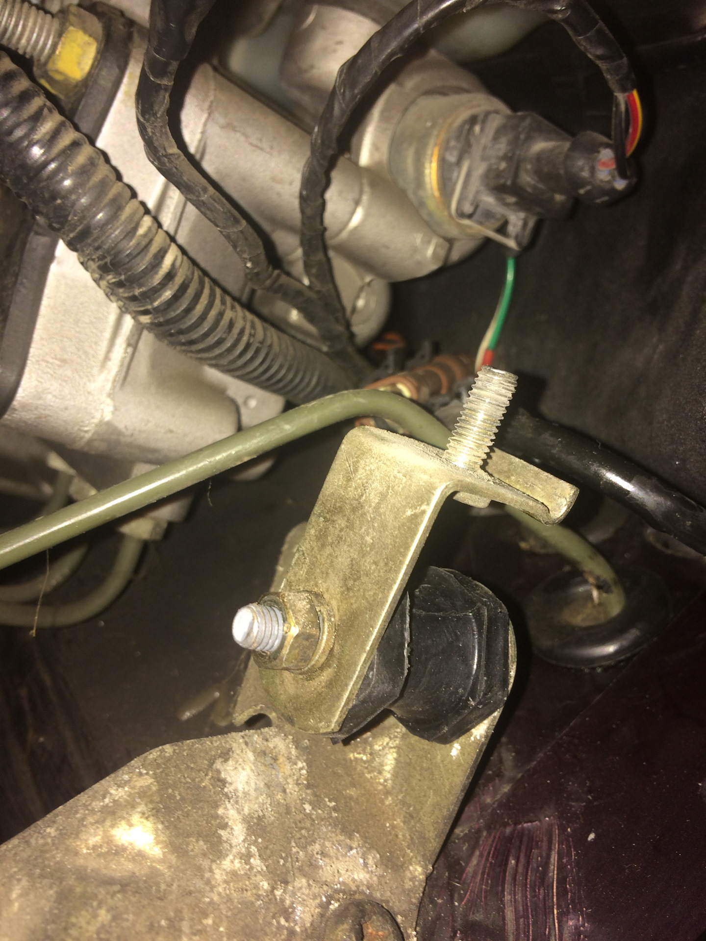 крепление корпуса воздушного фильтра и ДМРВ ягуар XJ40 — Jaguar XJ6 ...