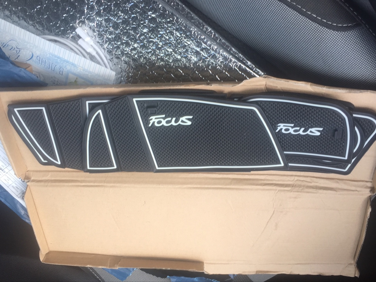 Коврики в ниши салона — Ford Focus III Hatchback, 1,6 л, 2012 года, аксессуары