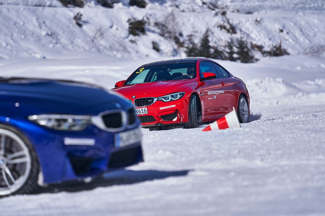 Зимняя bmw. BMW g20 Drift. Дрифт зима BMW f80. Заднеприводная машина зимой. БМВ на заднем приводе зимой.