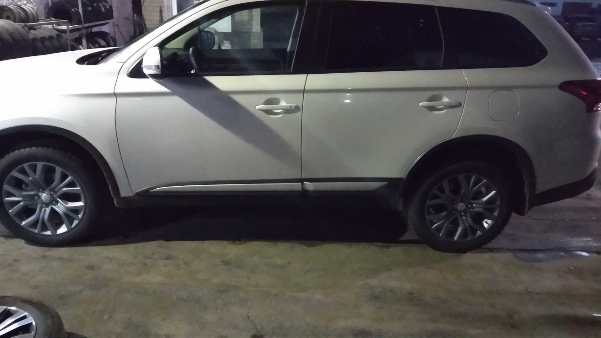 mitsubishi outlander 3