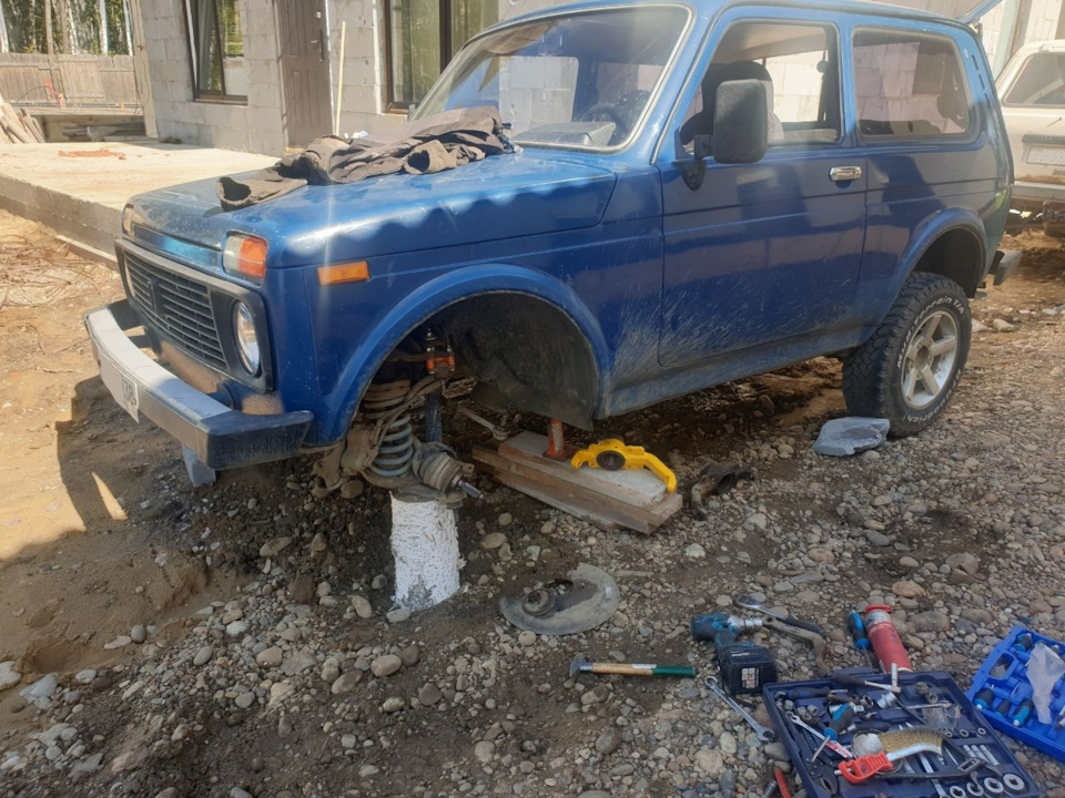 Замена поворотных кулаков на "Ивеко" которая затянулась… — Lada 4x4 3D ...